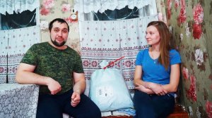 ЖИЗНЬ В УРАЛЬСКОЙ ДЕРЕВНЕ ｜ ПОСЫЛКА ОТ ЗРИТЕЛЕЙ ｜ КУПИЛИ КАТЕ НОВЫЕ КОНЬКИ