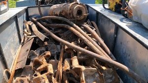 Остановились на перекур.Попер литой металл.Траки и куча всяких плюшек.