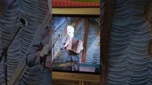 Расцвела сирень, черемуха в саду. Виктор Истомин