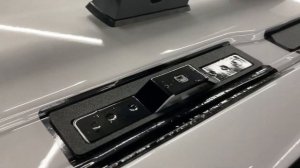 Установка продольных рейлингов на Peugeot Traveller