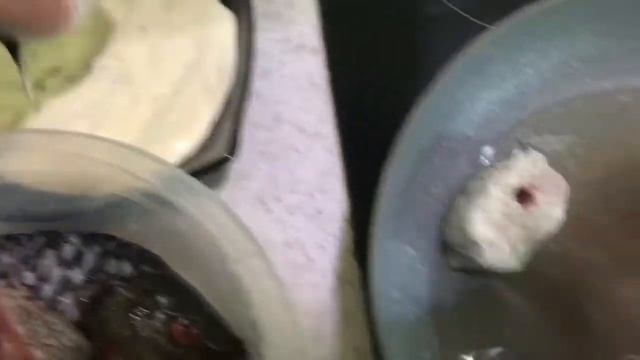 219. Жарю рыбу нашего улова! Карась Сазан Змееголов! Жарю в манке!