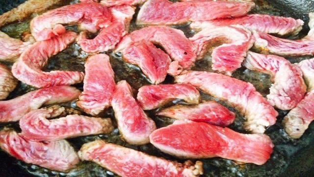 Бефстроганов из говядины с соусом