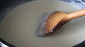Дрожжевой пирог с курицей и соусом Бешамель