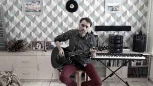 Манекен на витрине в магазине счастья (акустика)