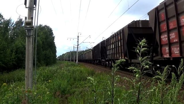 Электровоз ВЛ10У-701 с грузовым поездом, платформа 29 км