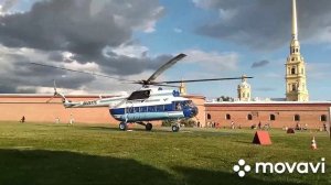 Взлёт вертолёта МИ-8. Санкт-Петербург.
