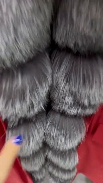 Парка с натуральным мехом Чернобурки. смотреть онлайн