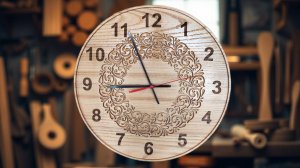 Часы из ясеня.