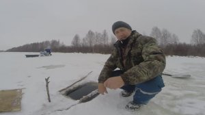 Зимняя рыбалка в Сибири, часть 55: зимний карась.