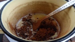 Клубничный десерт со сливками и шоколадом