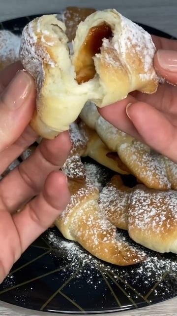Рогалики с яблочным повидлом. Скоро на канале.