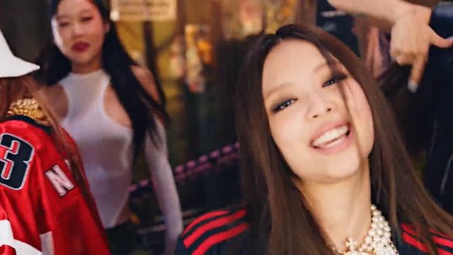 BLACKPINK - Pink Venom