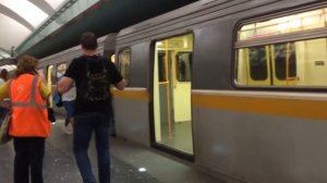 Метропоезд 81-720.1 на станции Зябликово