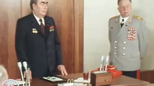 Награждение Генсеком ЦК КПСС Л.И. Брежневым высших военных начальников. 
(1979)