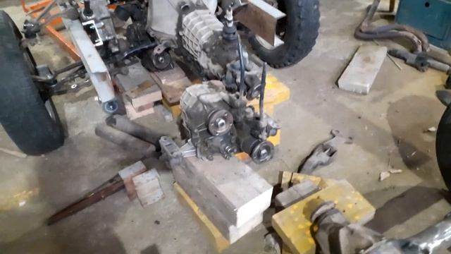 Часть 1. Мини погрузчик- экскаватор. Начало сборки. смотреть онлайн