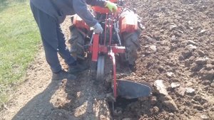 KUBOTA B 6000 orba pluh PNJ 1/20