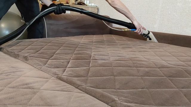Химчистка дивана из микровелюра. Все этапы химчистки и процесс смотреть онлайн