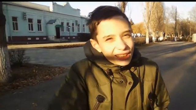 влог покатушки меня учит друг делать трюки на самокате