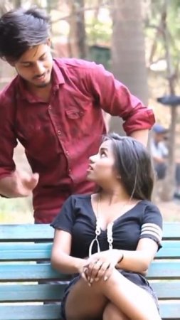 boyfriend girlfriend ka massage kar raha hai Mumbai Bandstand Bandra Bandstand