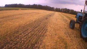 дискую поле перевожу солому мою трактор 2018