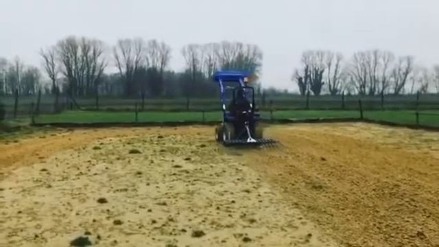 Demostración mini tractor Solis 26 HP un modelo compacto y eficiente!