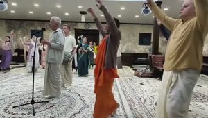 19.04.2025 Гуру-пуджа. Е.М. Чайтанья Чандра Чаран прабху. Вриндаван Парк