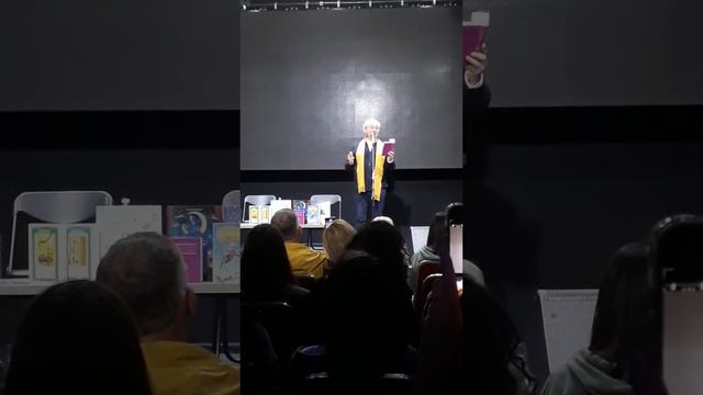 Андрій Любка. Про кохання. Іван Малкович читає поезію. Книжкова країна.  27.04.24