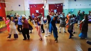 новогодний индийский танец 10х классов ДСОШ2. декабрь 2017г.