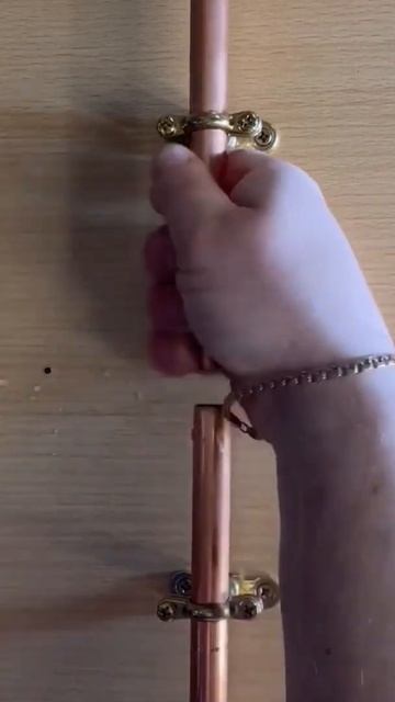 Убираем течь! Сантехники вам такого не покажут! 🚰 #shorts #idea #diy #течь #сантехника #кре #идея