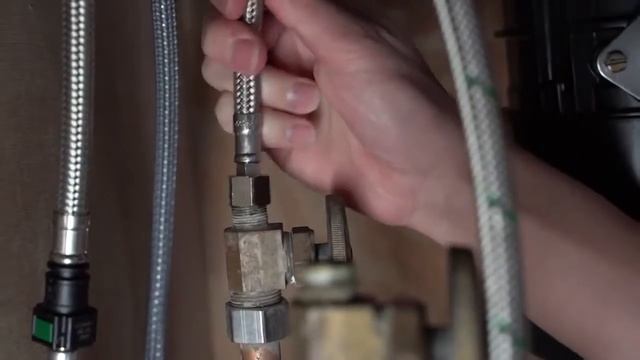 Установка смесителя Hansgrohe Focus для кухонной мойки смотреть онлайн