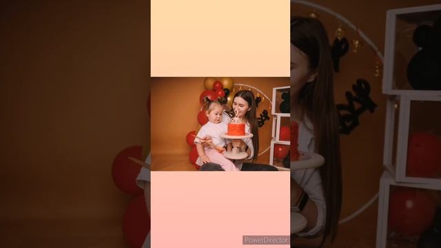 Малыши поздравляют мамочек с международным женским днем