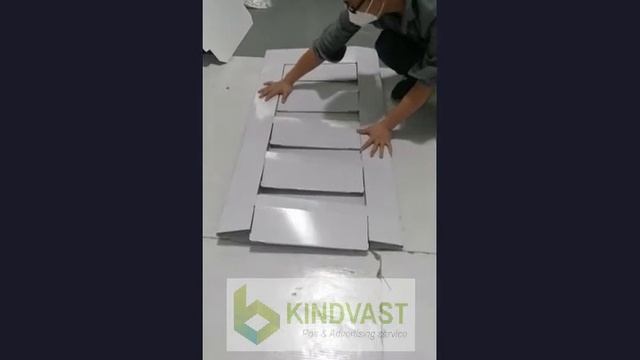 Automatic folding cardboard display - KINDVAST custom display solution