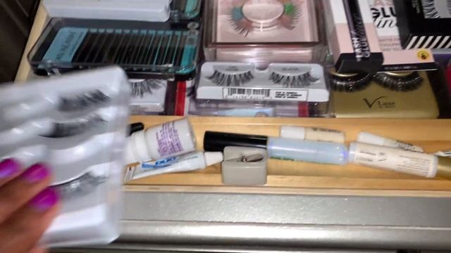 How I Organize My Makeup