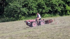 Чешский мини трактор МТ 8-132(TZ-4K-14) в работе.