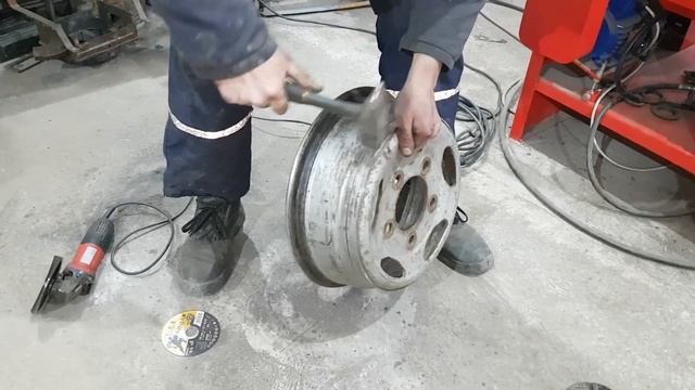 Самое громкое видео на канале, Андрей против крепкого Английского диска смотреть онлайн