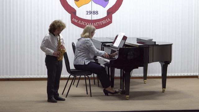 И.С. БАх .Гавот
В.А. Моцарт "Песня пастушка"