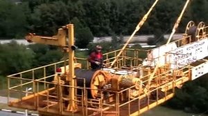 Крановщик ругается матом.mpg