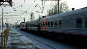 Электровоз ЧС2т-1057 с пассажирским
