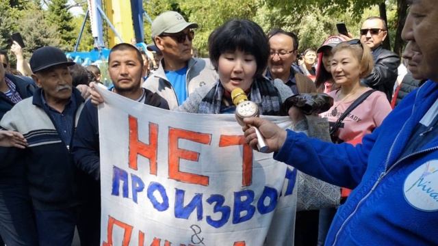 ПОЛИЦИЯ КАЗАХСТАНА АТАКУЕТ ЖУРНАЛИСТОВ и ПРОХОДЯЩИХ МИМО ЛЮДЕЙ