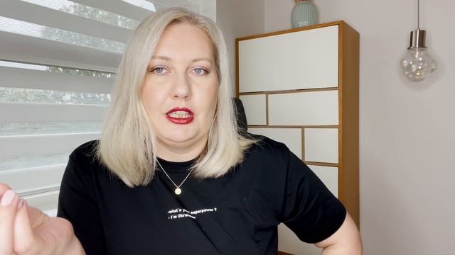 В чому проблема нових релізів люксових мейкап брендів і чому ми не купимо нові палітри тіней.