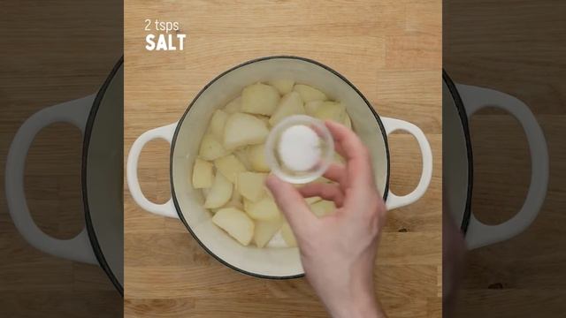 Crispiest Roast Potatoes Ever #shorts смотреть онлайн