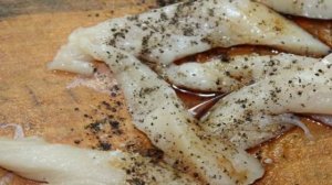 Салат с омлетом и курицей