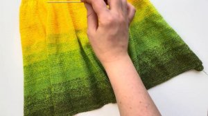 Как связать платье? Платье - сарафан спицами на девочку 3-4 года. Краткое описание.