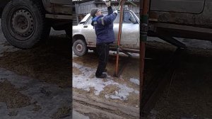 как поднять машину одному. самодельное устройство.