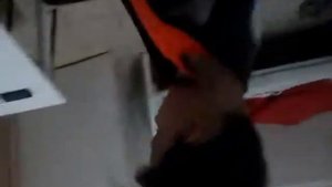 этот пацан ссыт на видео