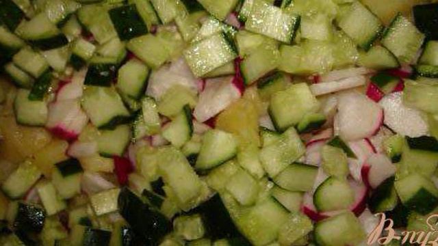 Салат с тунцом и редисом