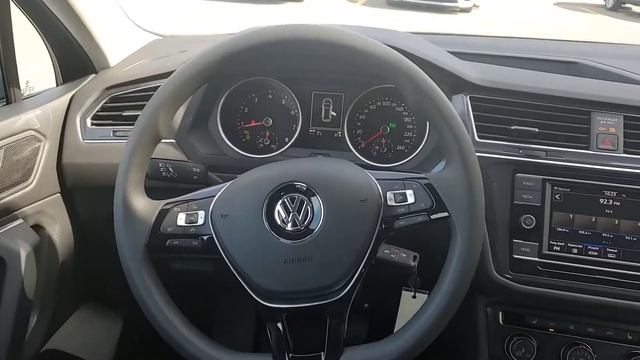 2020 Volkswagen Tiguan Trendline @ Fredericton VW смотреть онлайн