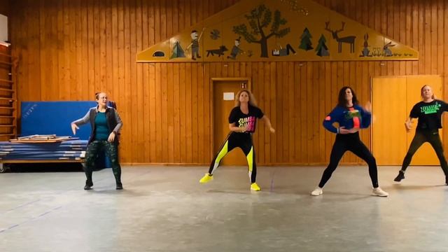 Gili Gili / MC Stojan / Zumba Fitness & Aqua Zumba Choreo by Inka Brammer смотреть онлайн