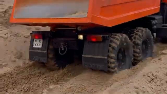 Rc КАМАЗ 55111 на радио управлении, ручная работа. смотреть онлайн