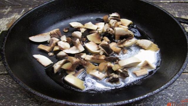 Картофельно-морковная запеканка с грибами